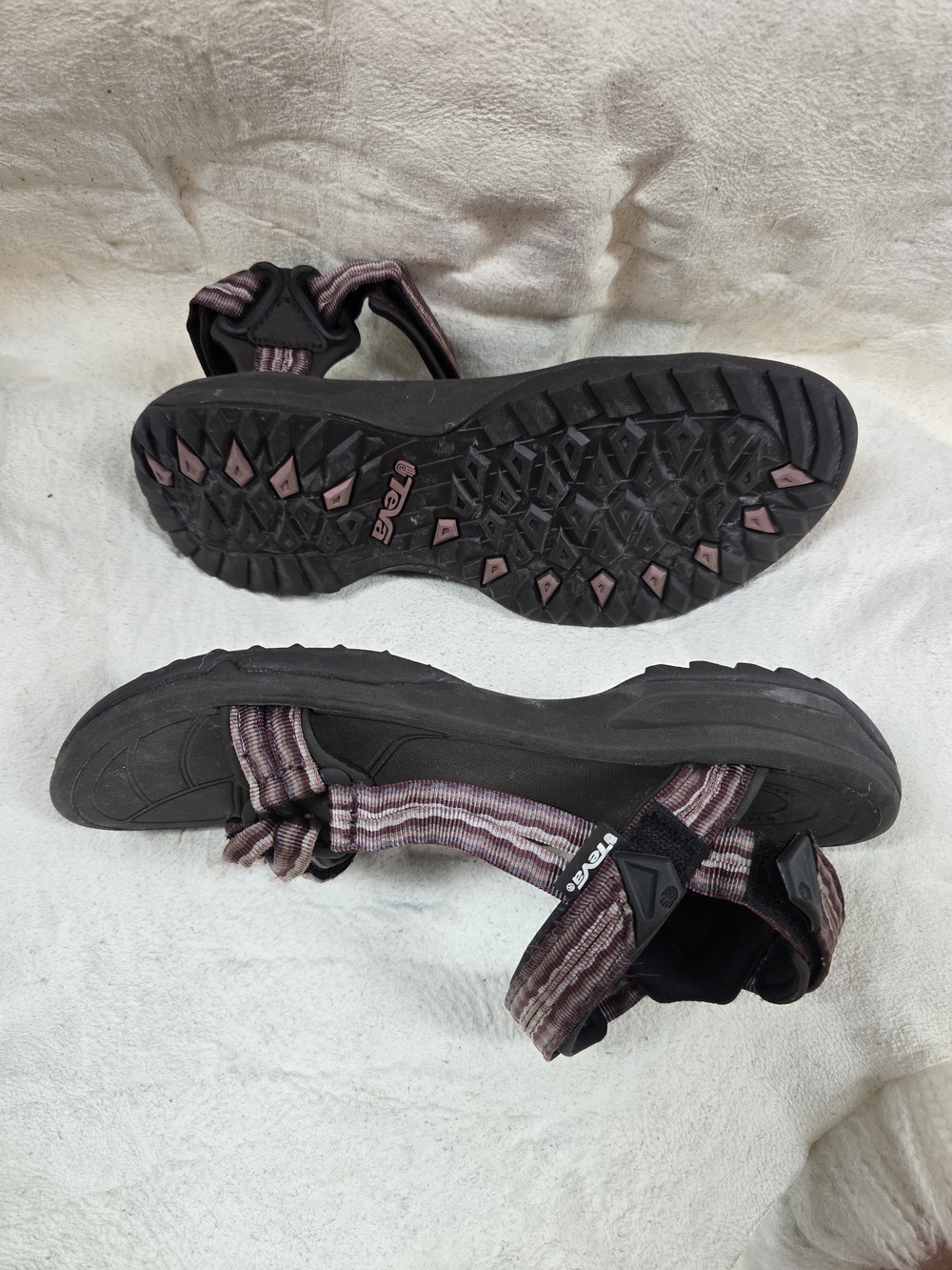 Teva Women's Size 9 Black & Mauve Striped Sport Sandals